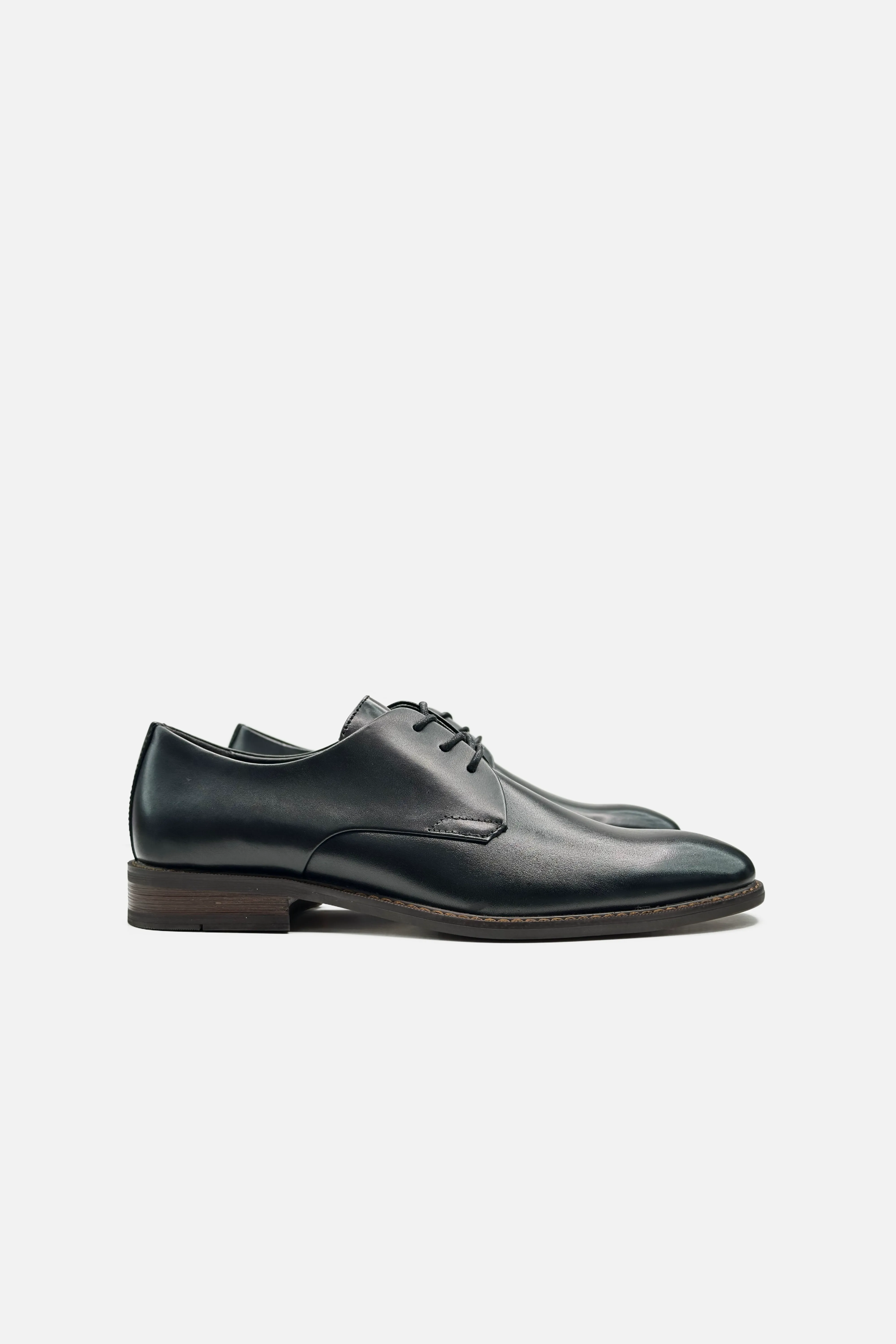 Capress II Plain Toe Shoes Strong Look