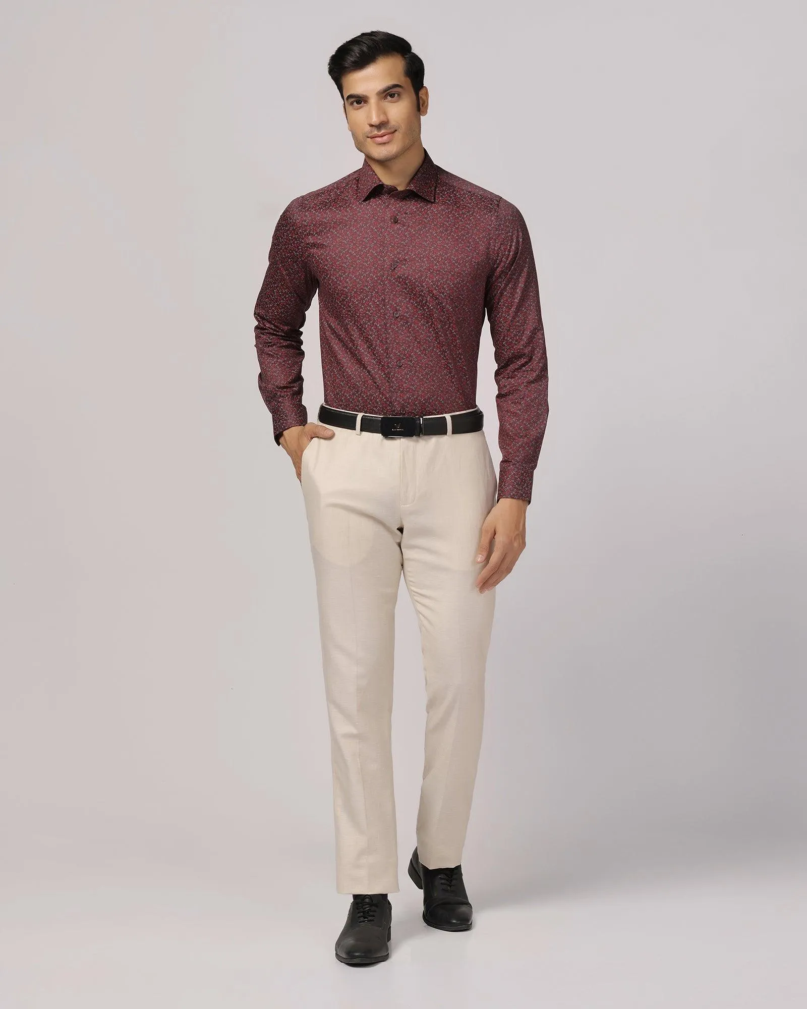 DoubleLayeredKnees Luxe Linen Slim Comfort B-95 Formal Beige Solid Trouser - Platina