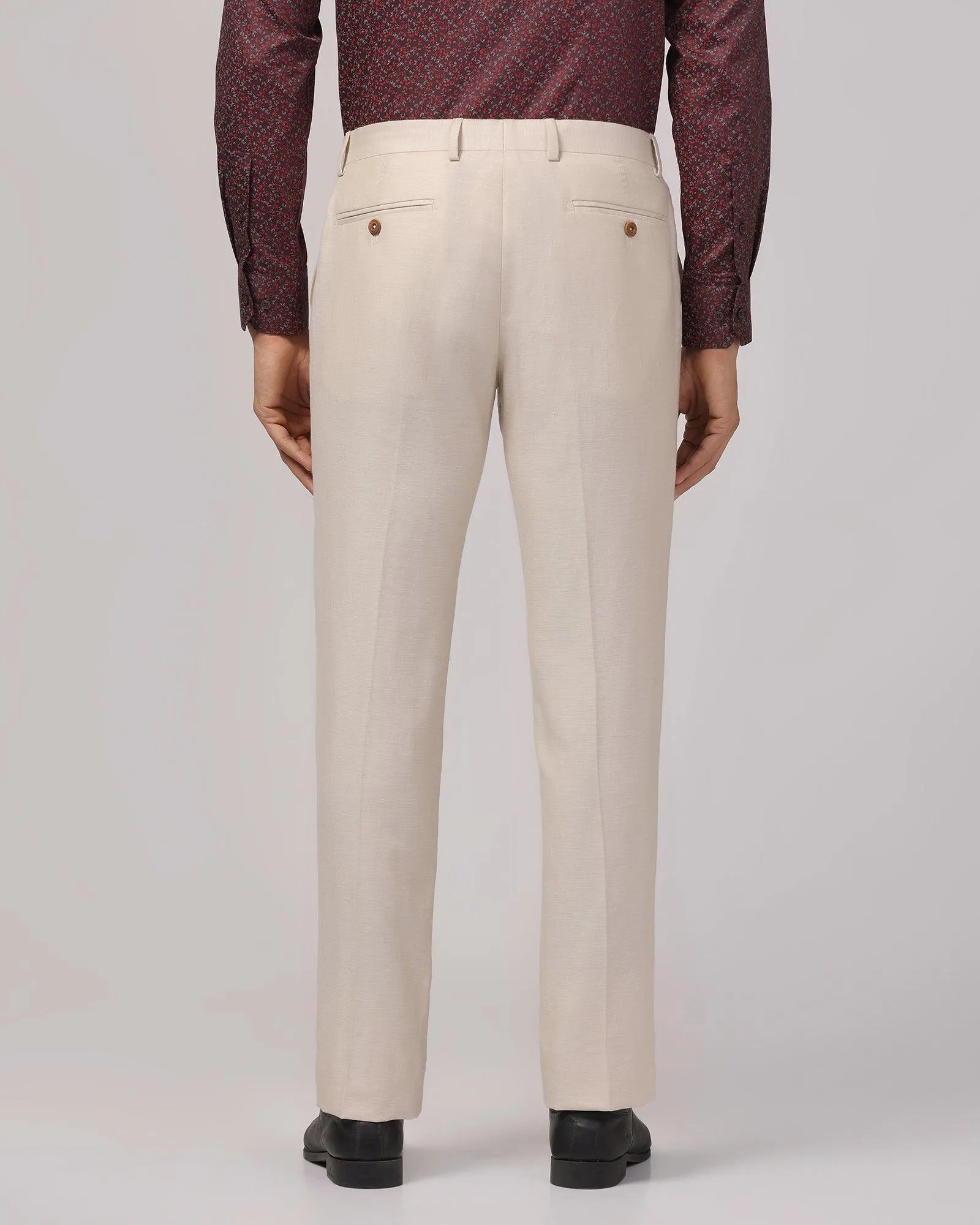 Heat Dissipating Fashionable Appeal Luxe Linen Slim Comfort B-95 Formal Beige Solid Trouser - Platina