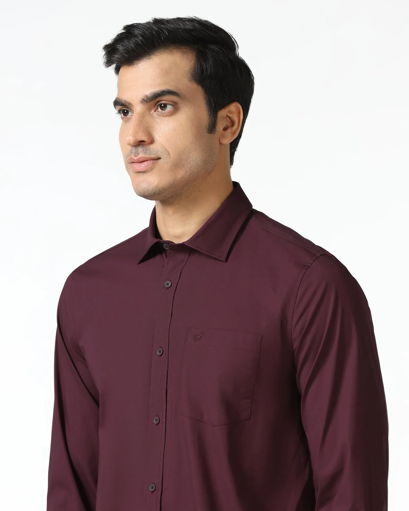 Minimalist Closure Cherry Lacquer Solid Shirt - Lujo