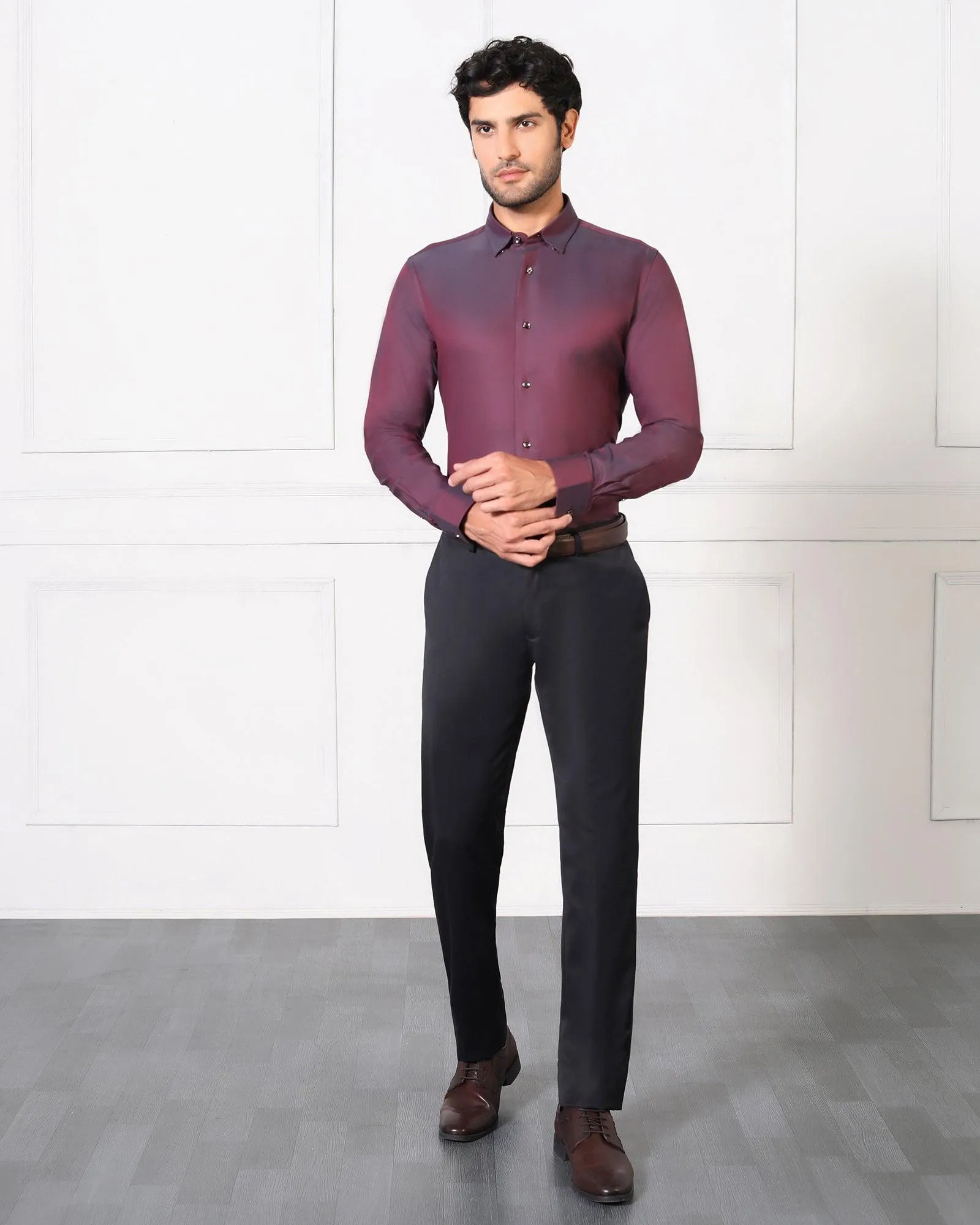 Seasonal Trend Fitted Shape Must Haves Formal Maroon Solid Shirt - Silvio