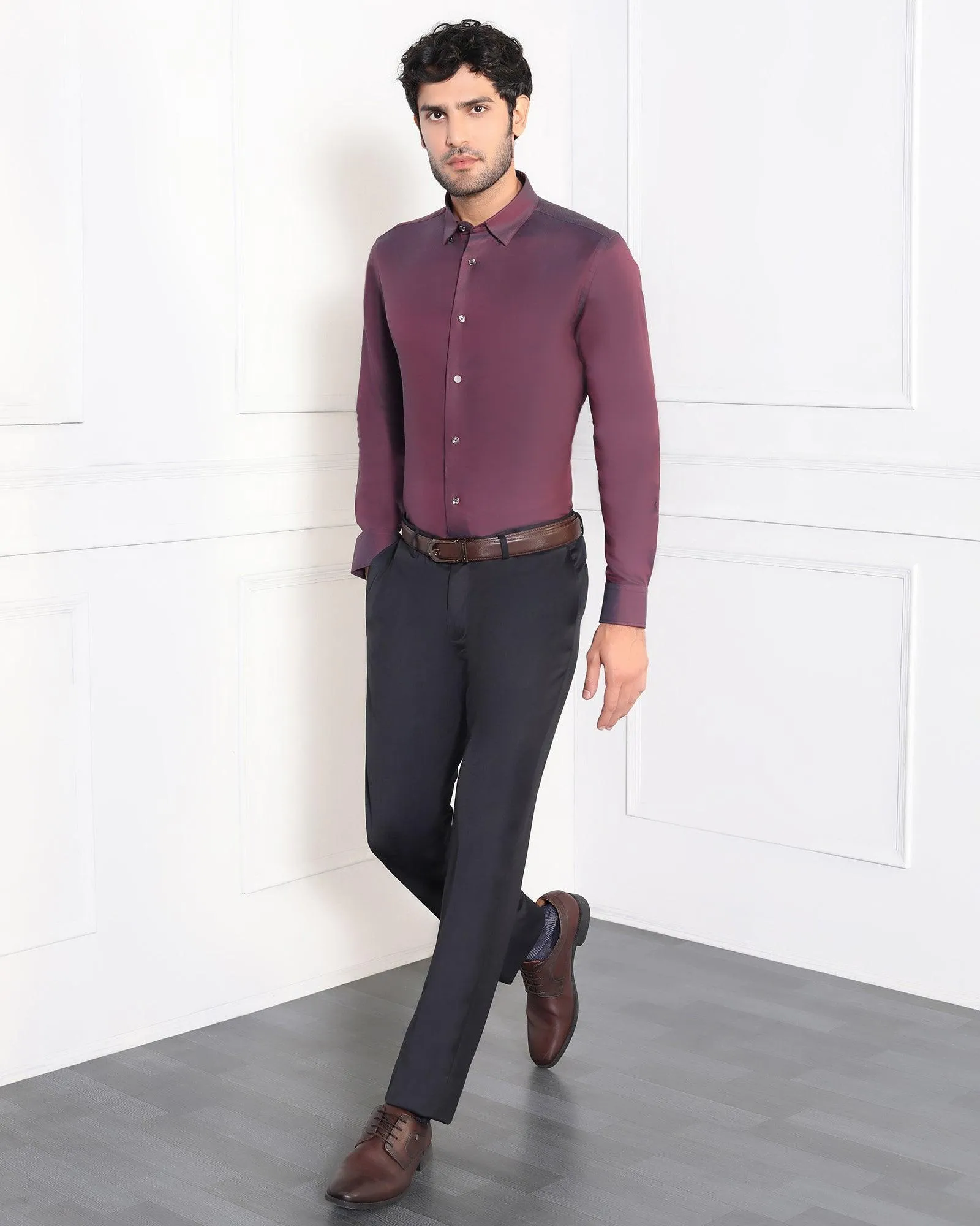 Wrinkle-Resistant Thermal regulation Must Haves Formal Maroon Solid Shirt - Silvio
