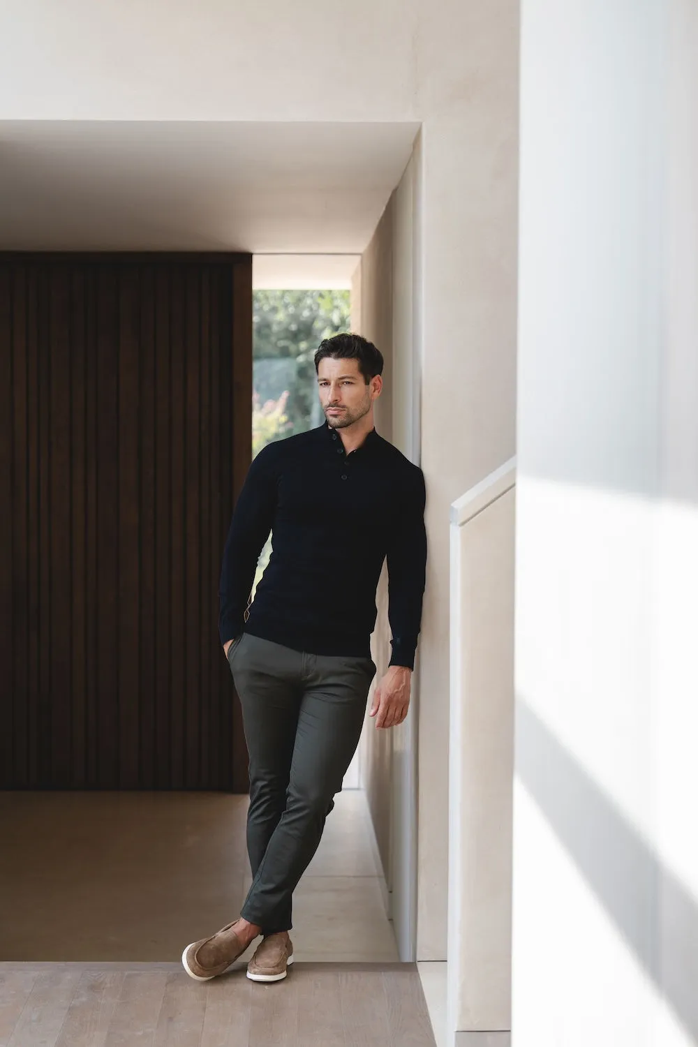 CompressionEnhanced Extra Fine Merino Wool Half Zip Neck Sweater in Black