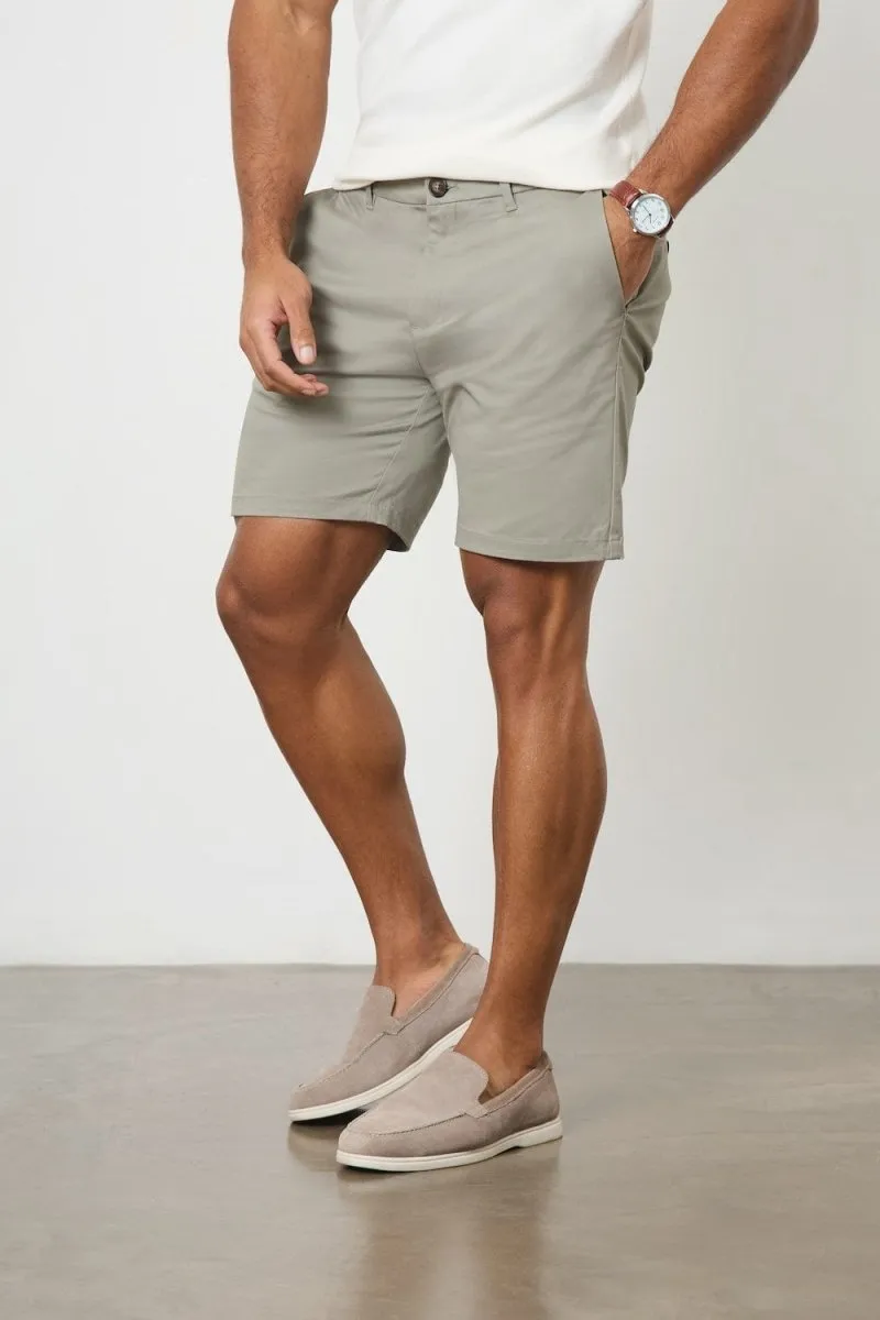 Flexible shape Athletic Fit Chino Shorts 7" in Soft Khaki