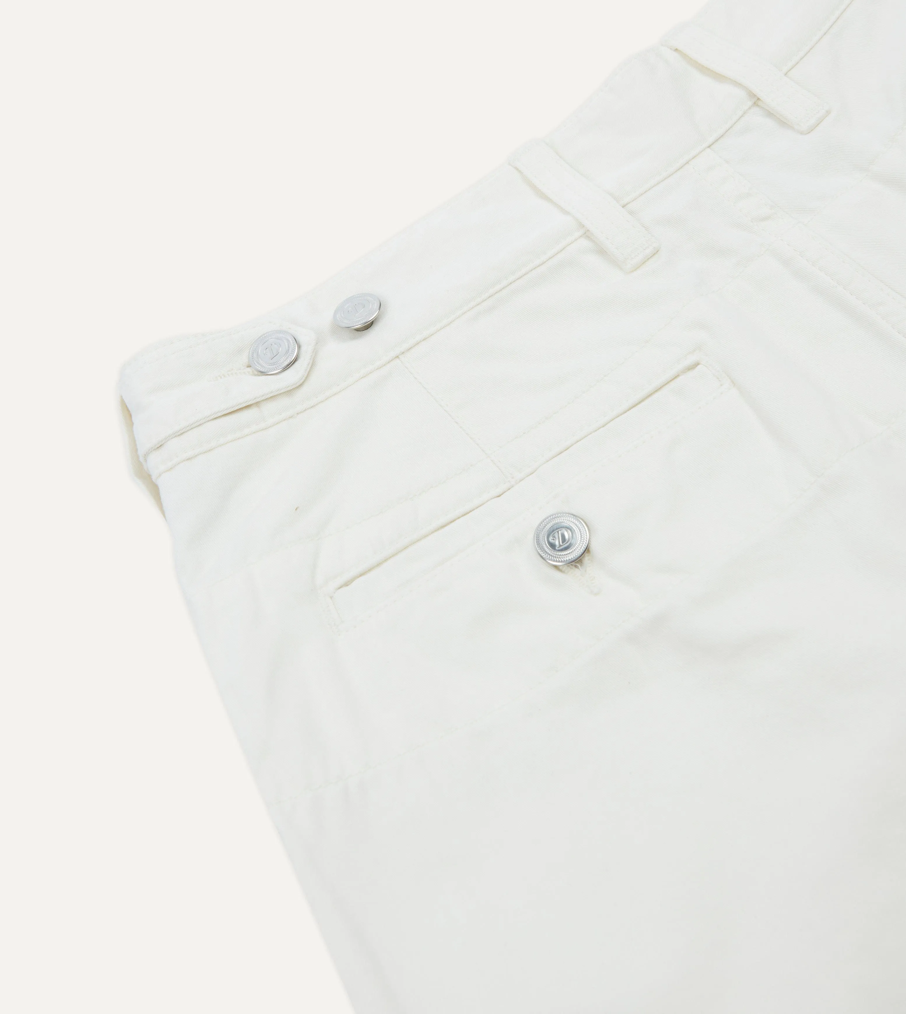 MultiPurposeUtility Body Movement Washed Ecru Cotton Twill Single-Pleat Shorts