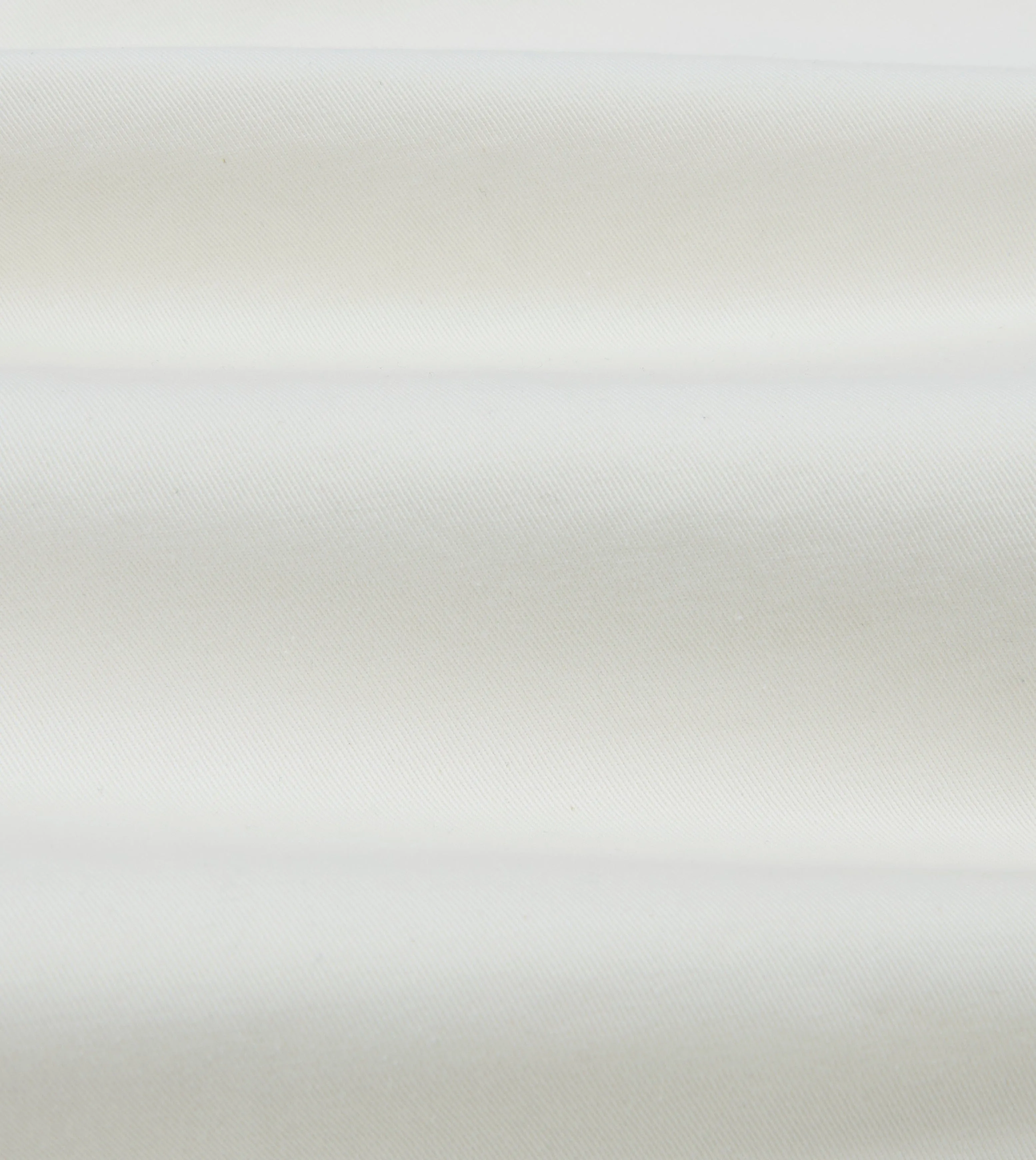 Washed Ecru Cotton Twill Single-Pleat Shorts Breezy Motion