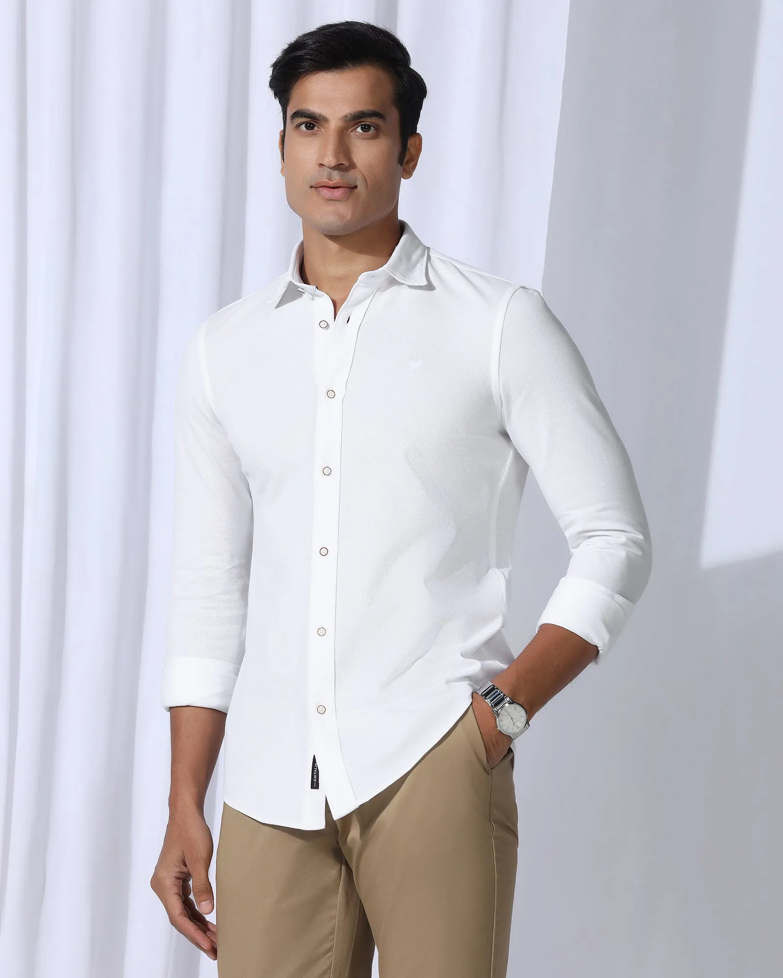 Casual White Solid Shirt - Pelantos Solid Hue Slim Silhouette