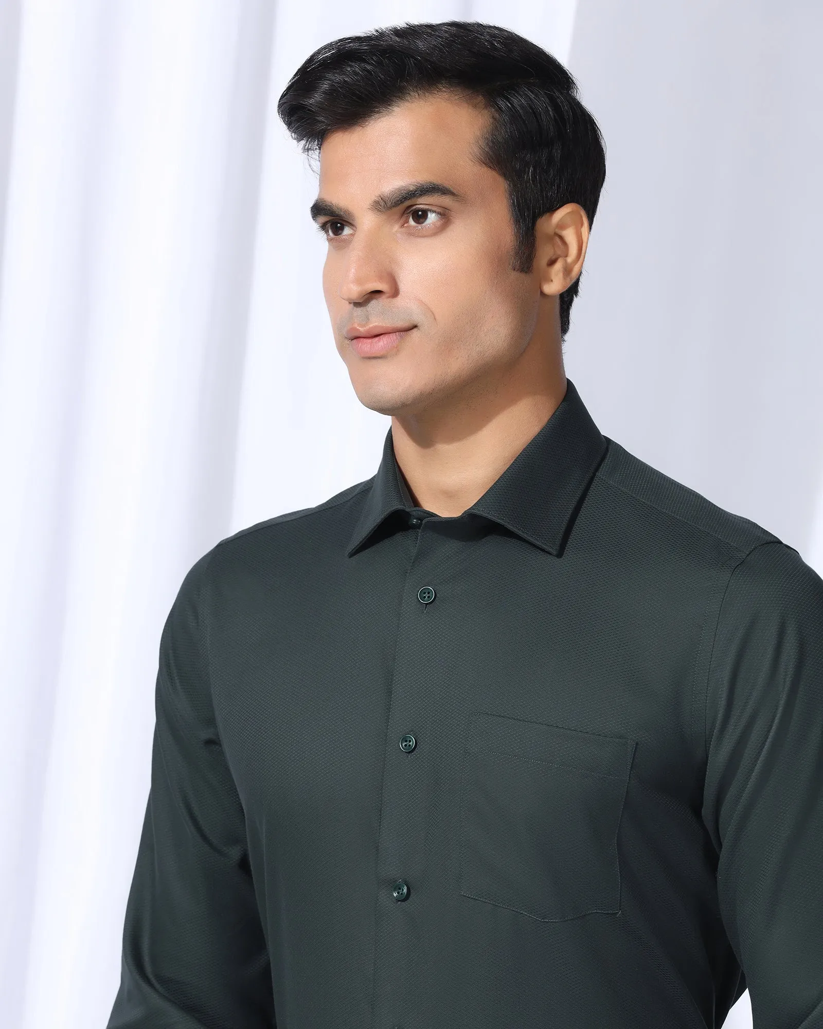 Non Iron Formal Dark Green Solid Shirt - P31 All Day Comfort Tech