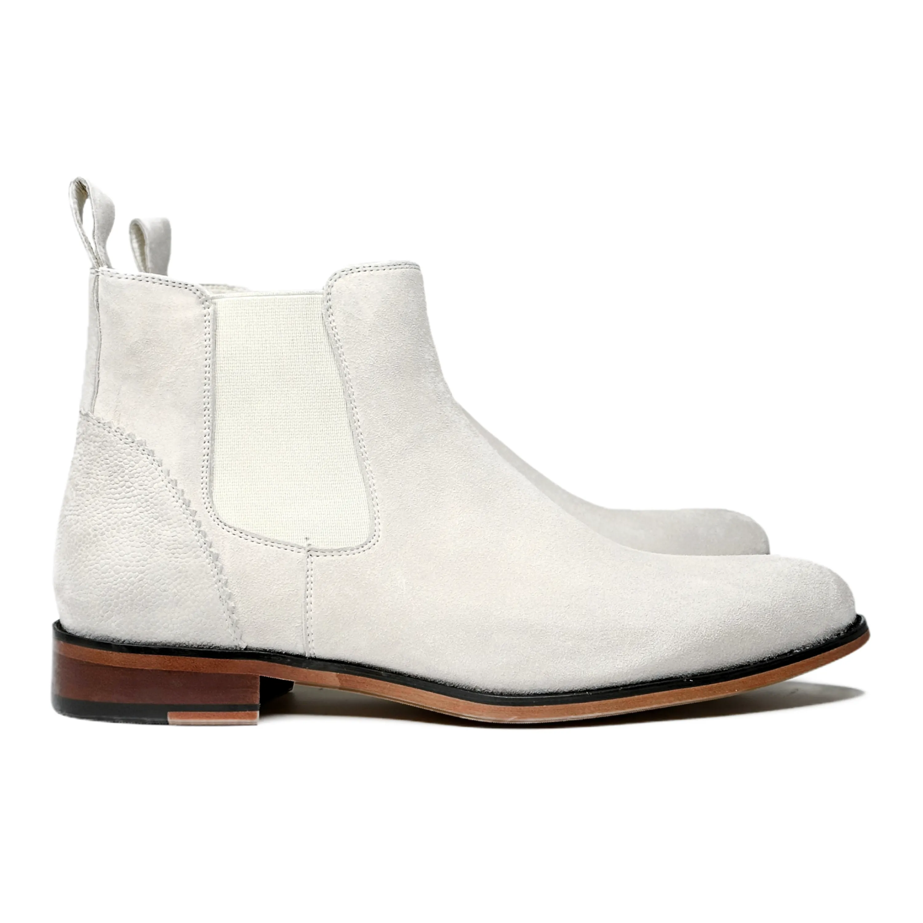 Desert One Chelsea Boots Dust Guard Posture Ready