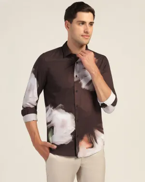 Seamless Shoulder Construction Abrasion Resistant Edging Casual Coffee Printed Shirt - Santo