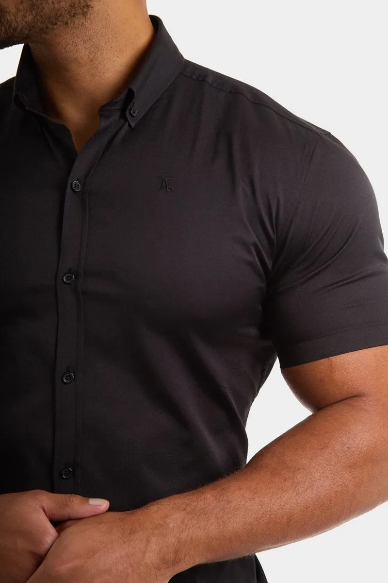 Athletic Fit Short Sleeve Signature Shirt in Black Flexible Shoulder Construction Neutral Toned Stitching