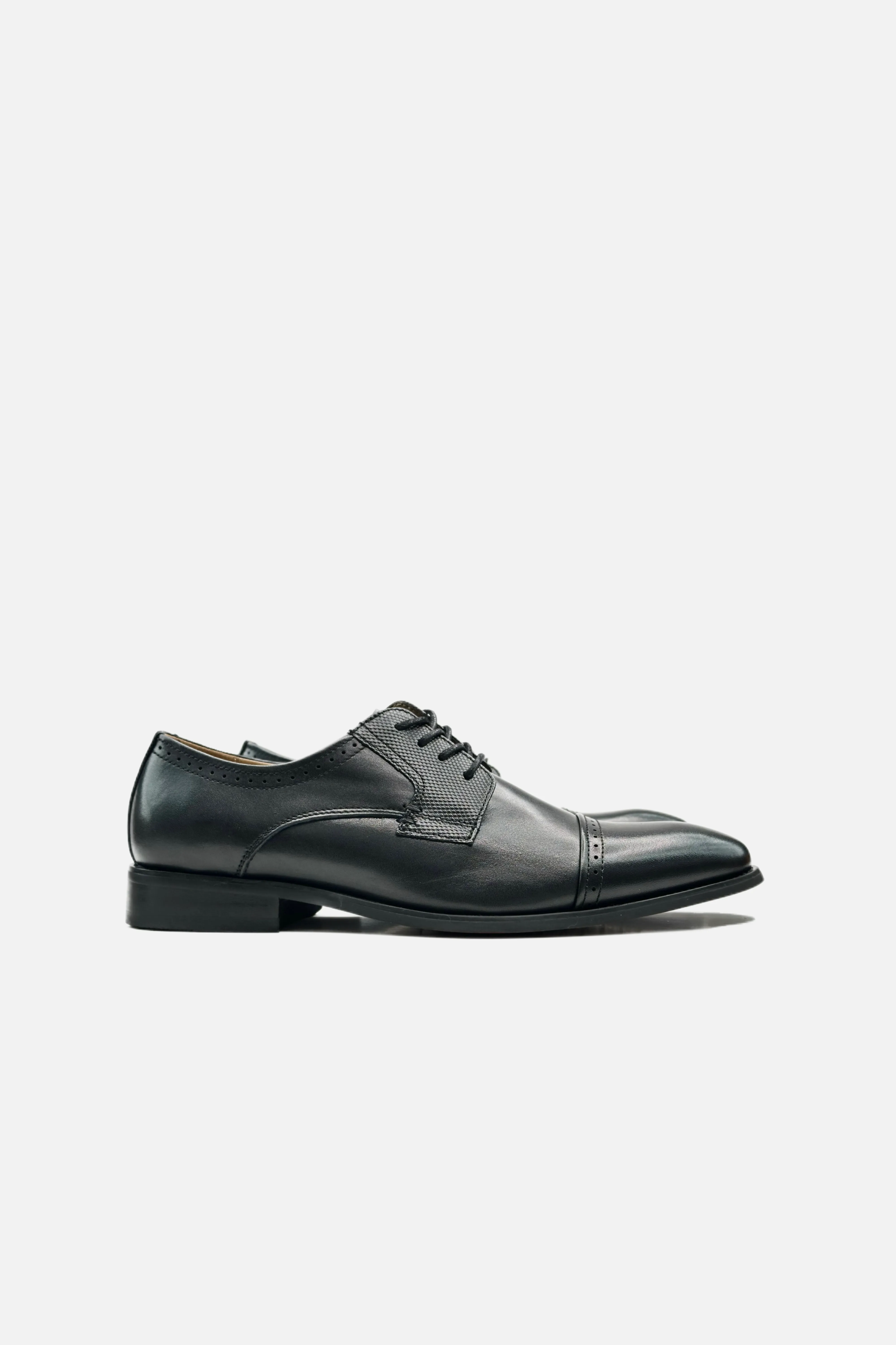 Fine Detail Bryson Cap Toe Shoes