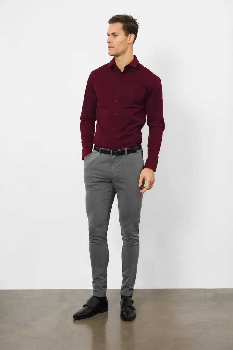 Travel-friendly Athletic Fit Dress Shirt in Burgundy