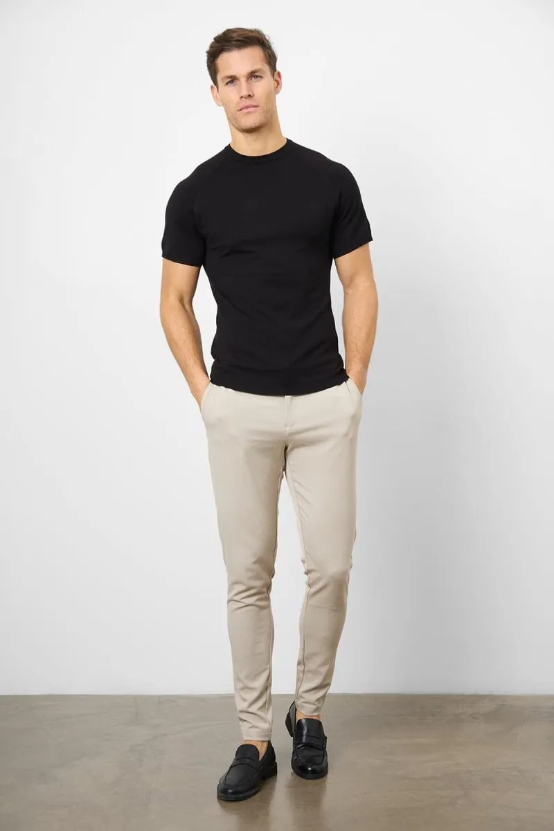 Eco Friendly Dye Versatile Layer Fine Gauge Knitted T-Shirt in Black