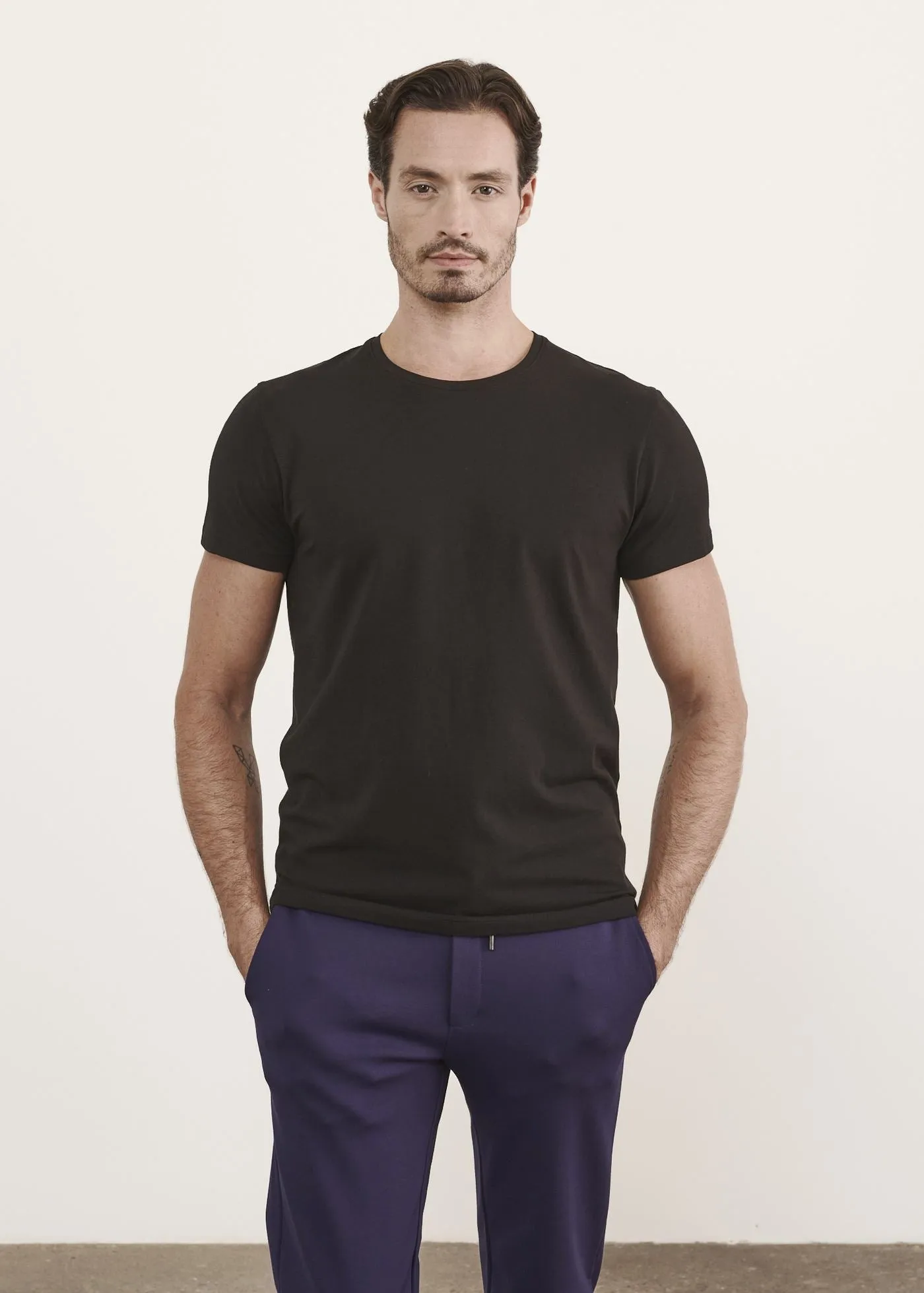 Iconic Pima Cotton Stretch Crew T-Shirt Black Effortless Layer Micro Perforation