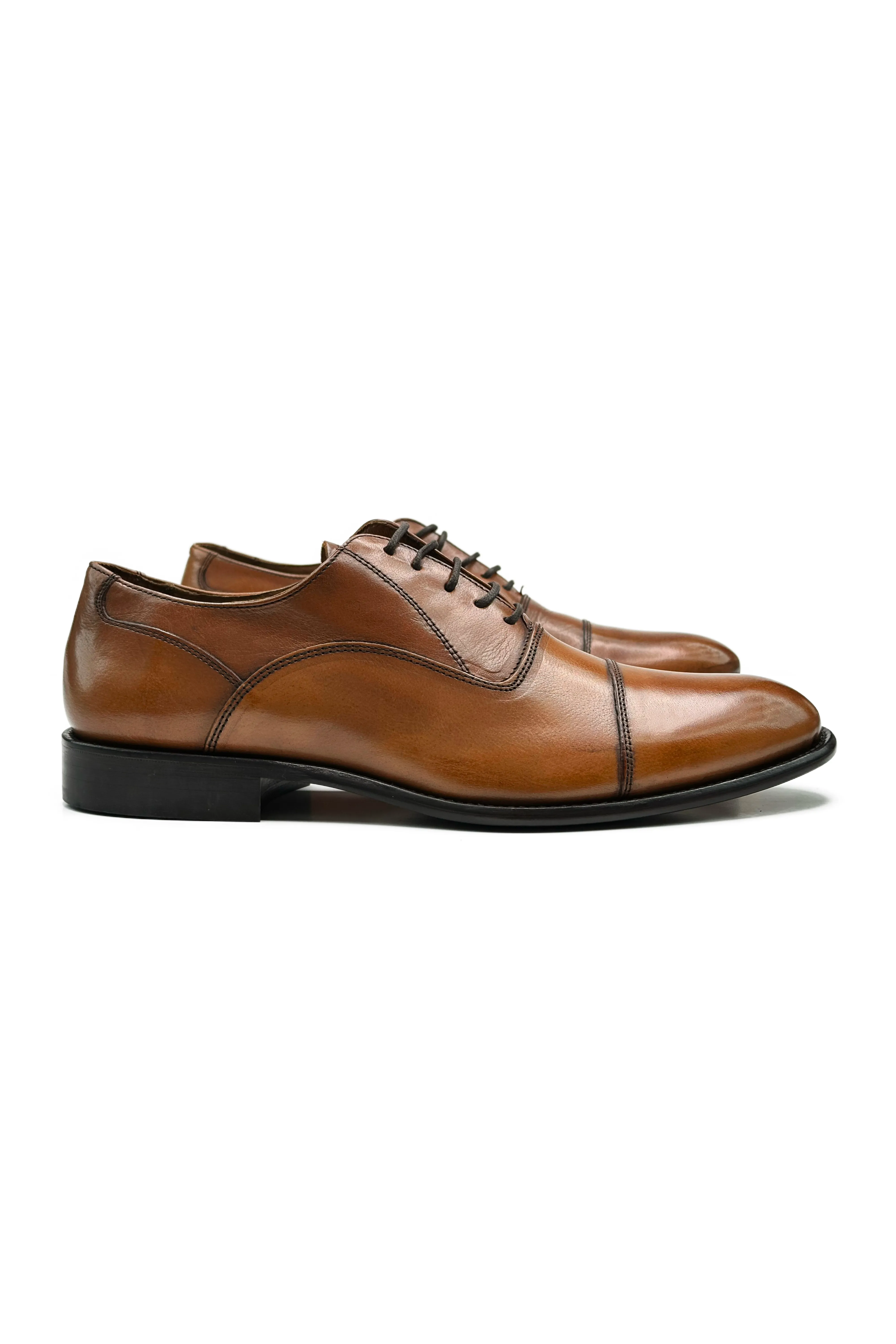 3763 Cap Toe Shoes Smart Appearance