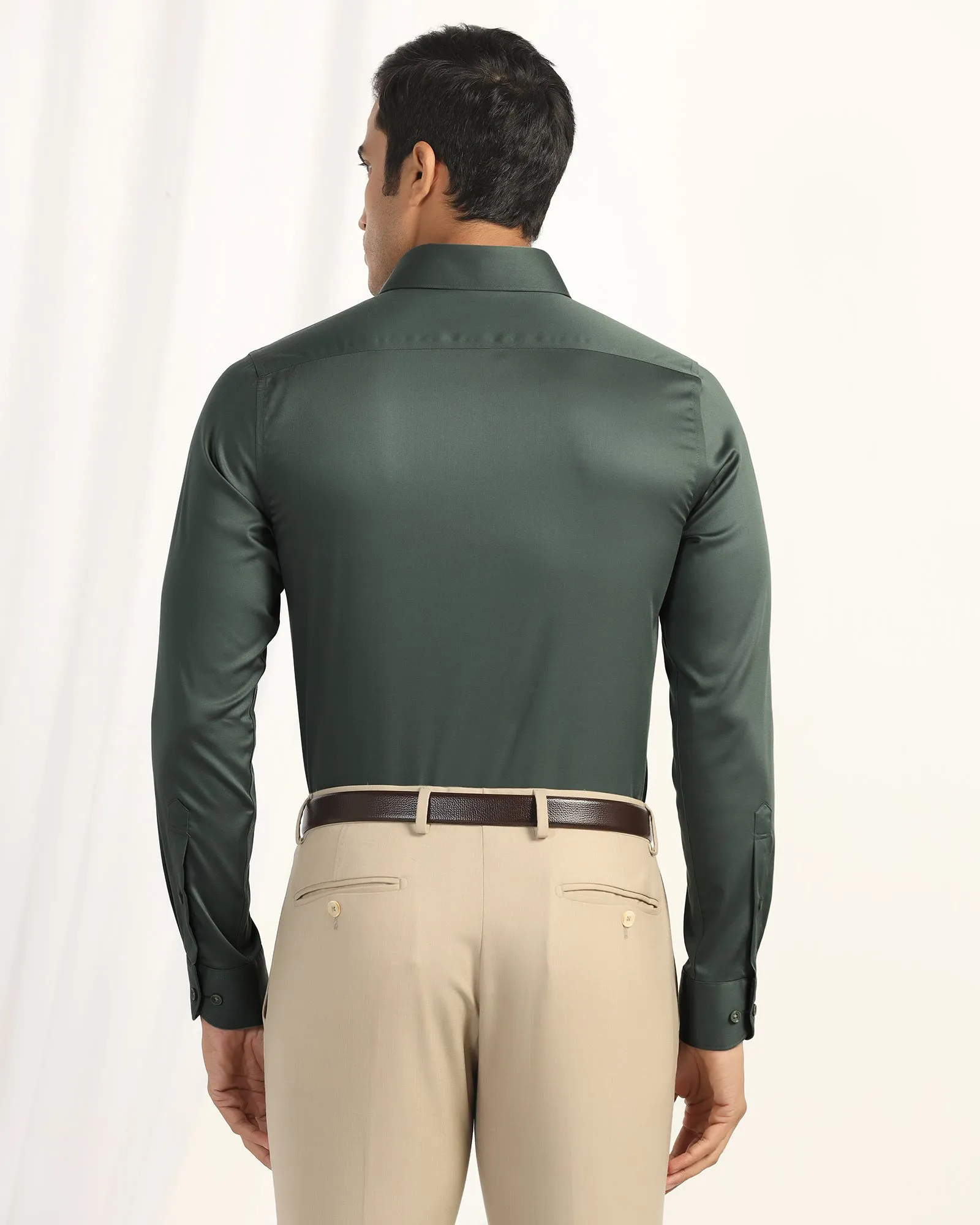 Relaxed Vibe Warm Layers Non Iron Formal Green Solid Shirt - Georgia