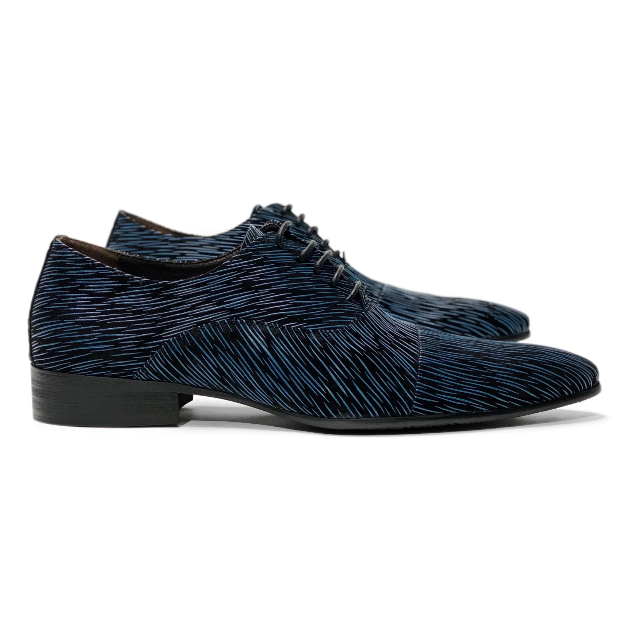 Relaxed Setting Midday Walk Zenos Wave Oxfords