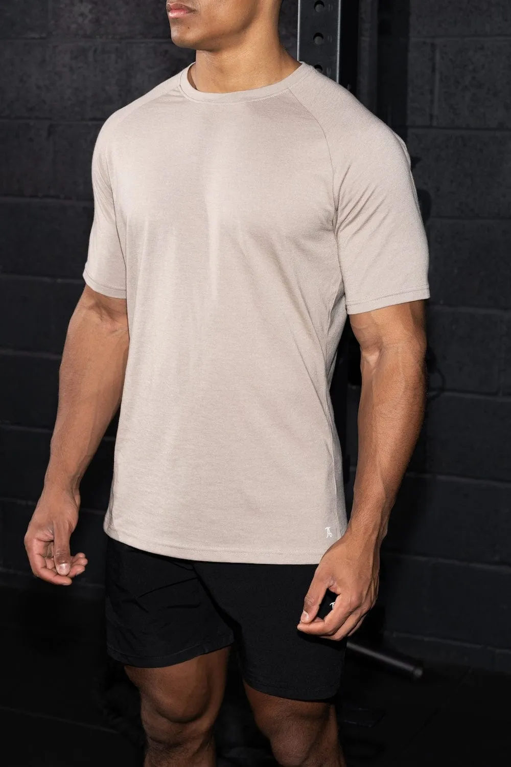 SeamlessConstruction Essential Training Top in Sand