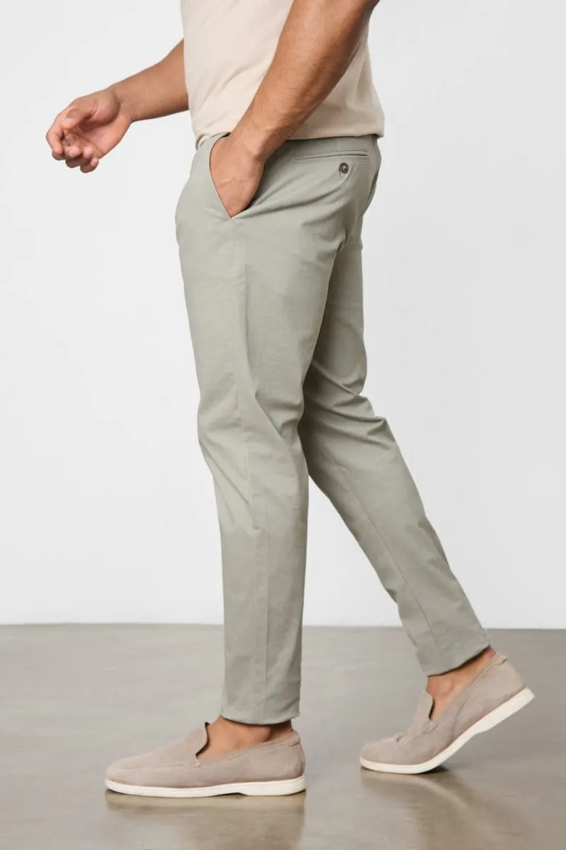 TearResistantMaterial No Fuss Fit Athletic Fit Cotton Stretch Chino Pants in Soft Khaki