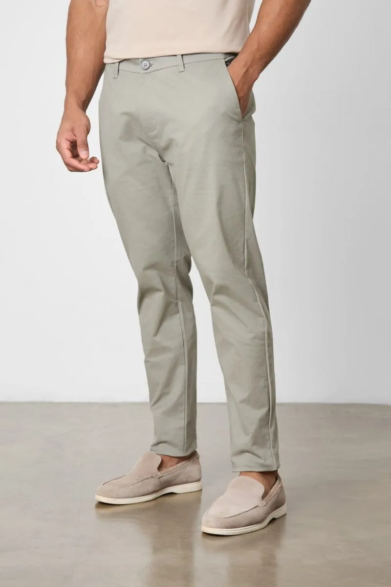 Athletic Fit Cotton Stretch Chino Pants in Soft Khaki Quick Fit Design