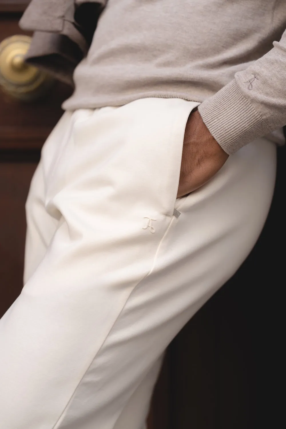 No Chafe Perfect Fit Wear Interlock Sweat Jogger in Winter White