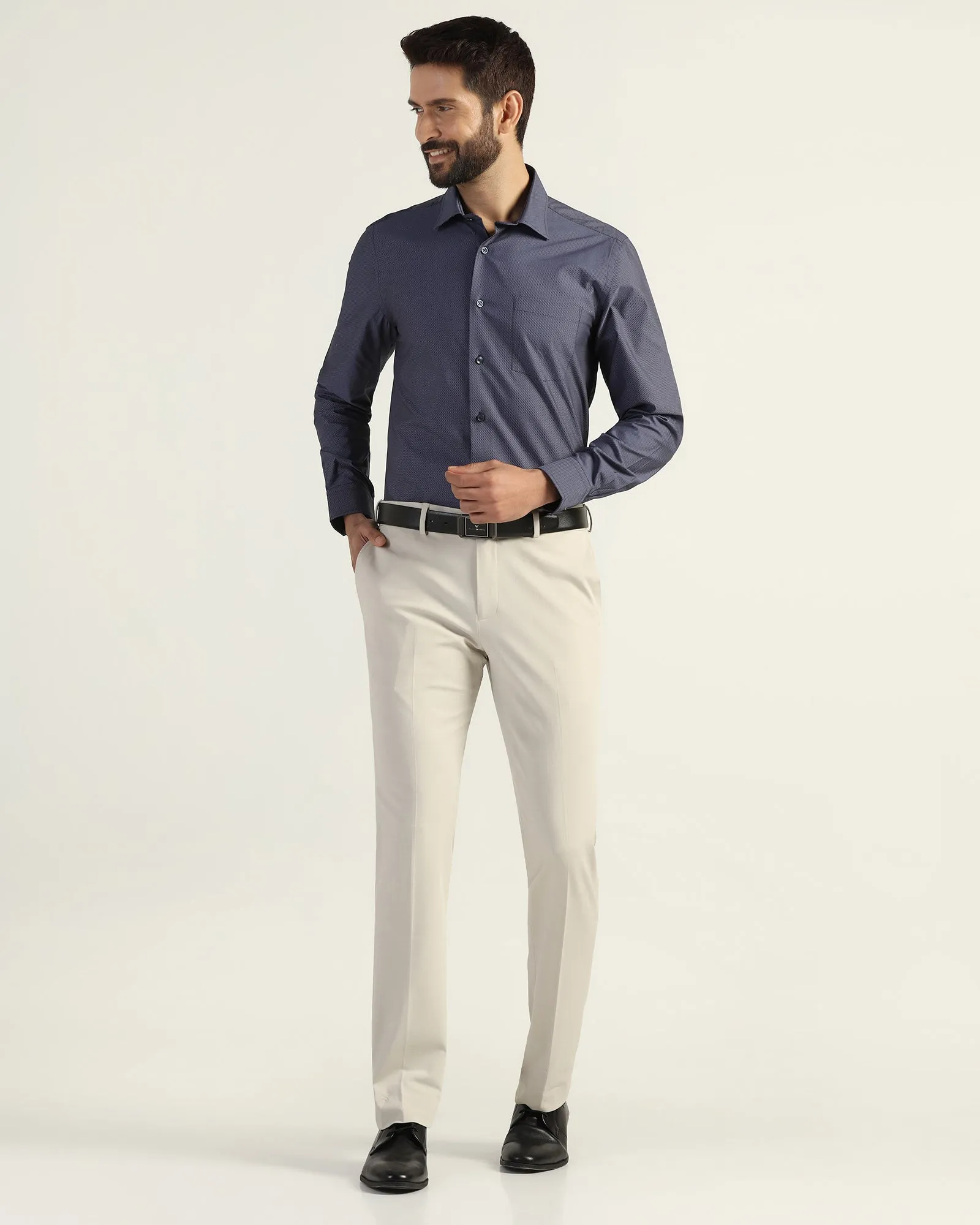 Ombre look Temp Tech Formal Navy Textured Shirt - Vogue