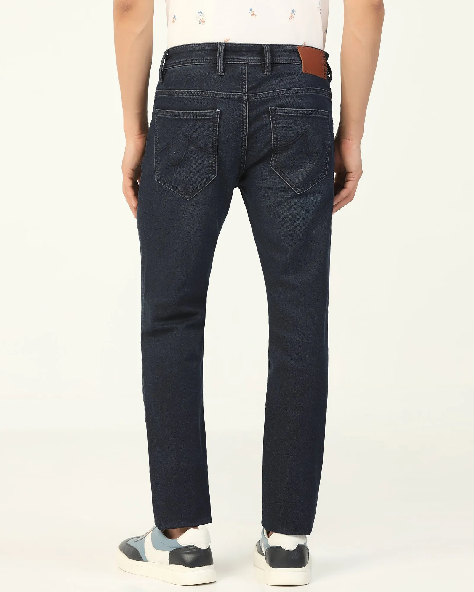 Morning Stroll Sustainable Classic Ultrasoft Slim Yonk Fit Indigo Jeans - Kilian