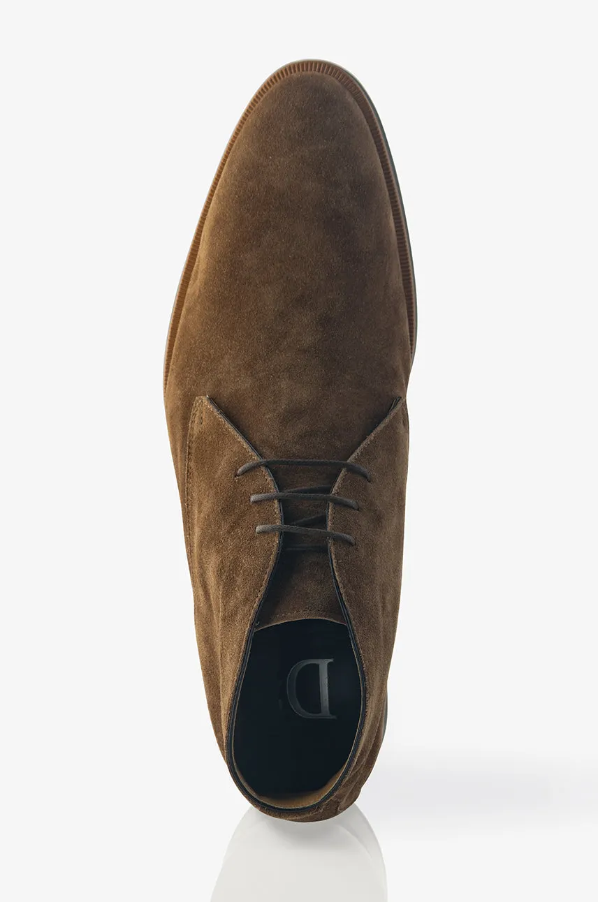 Urban Chill Leg Slim David August Suede Chukka Boot in Farro