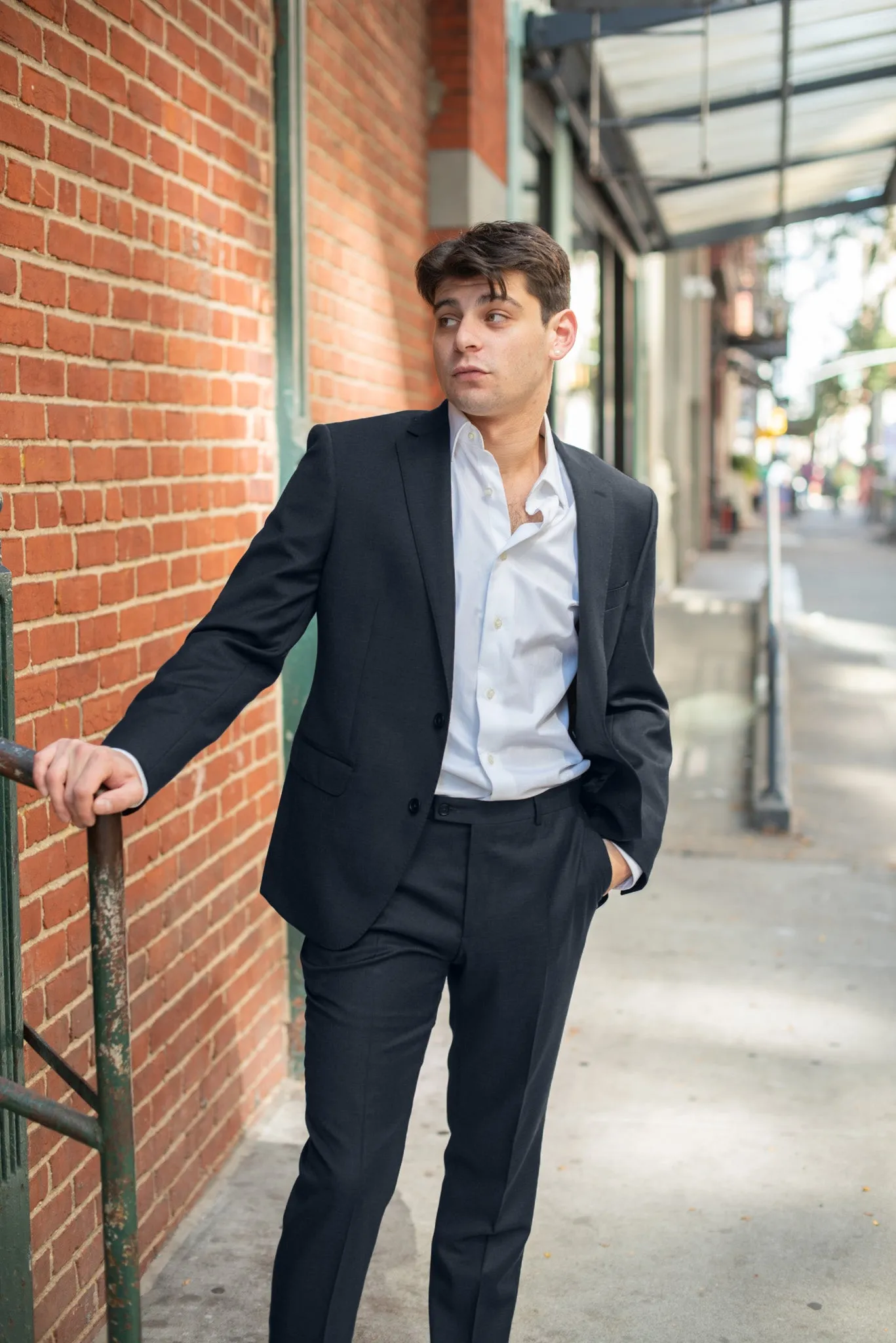 Rafael Suit - Navy Tailored Cut Touchscreen Compatible Cuffs