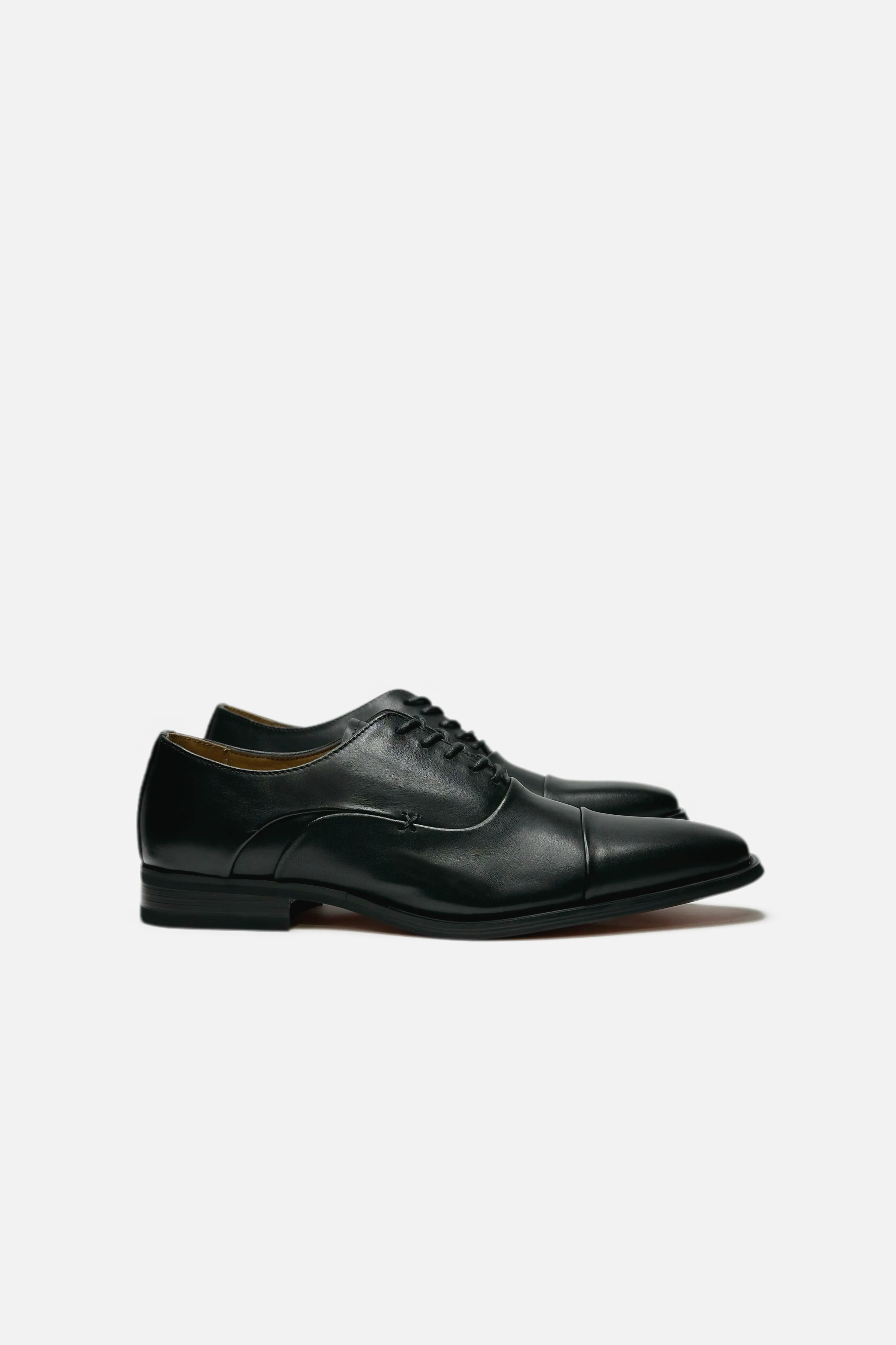 Winn Cap Toe Shoes Business Mood Detail Work