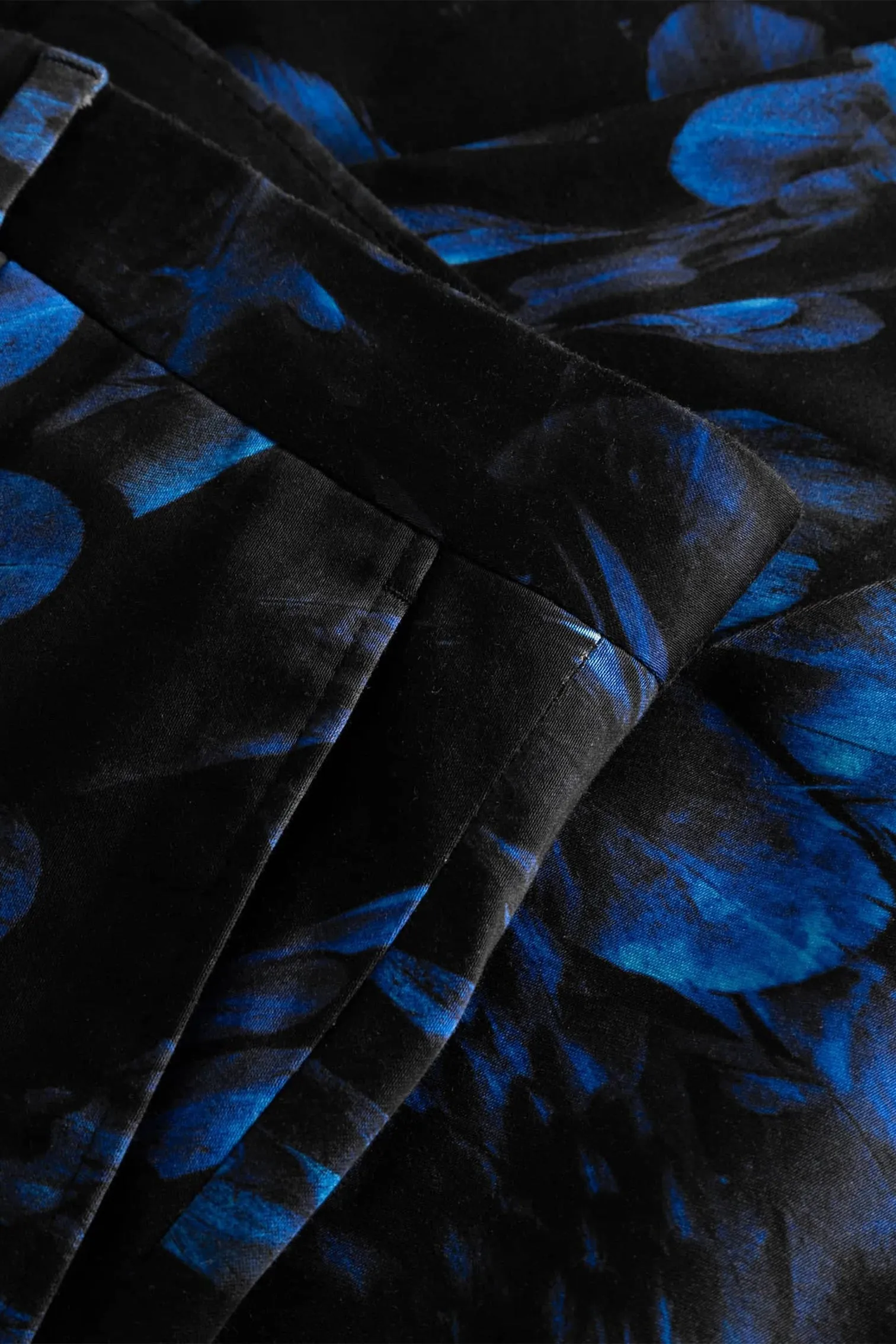 Self Love Modern Sneakers Heron Slim Fit Blue Floral Cotton Trousers