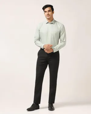 Luxe Slim Comfort B-95 Formal Black Solid Trouser - Triumph Flexible Wear