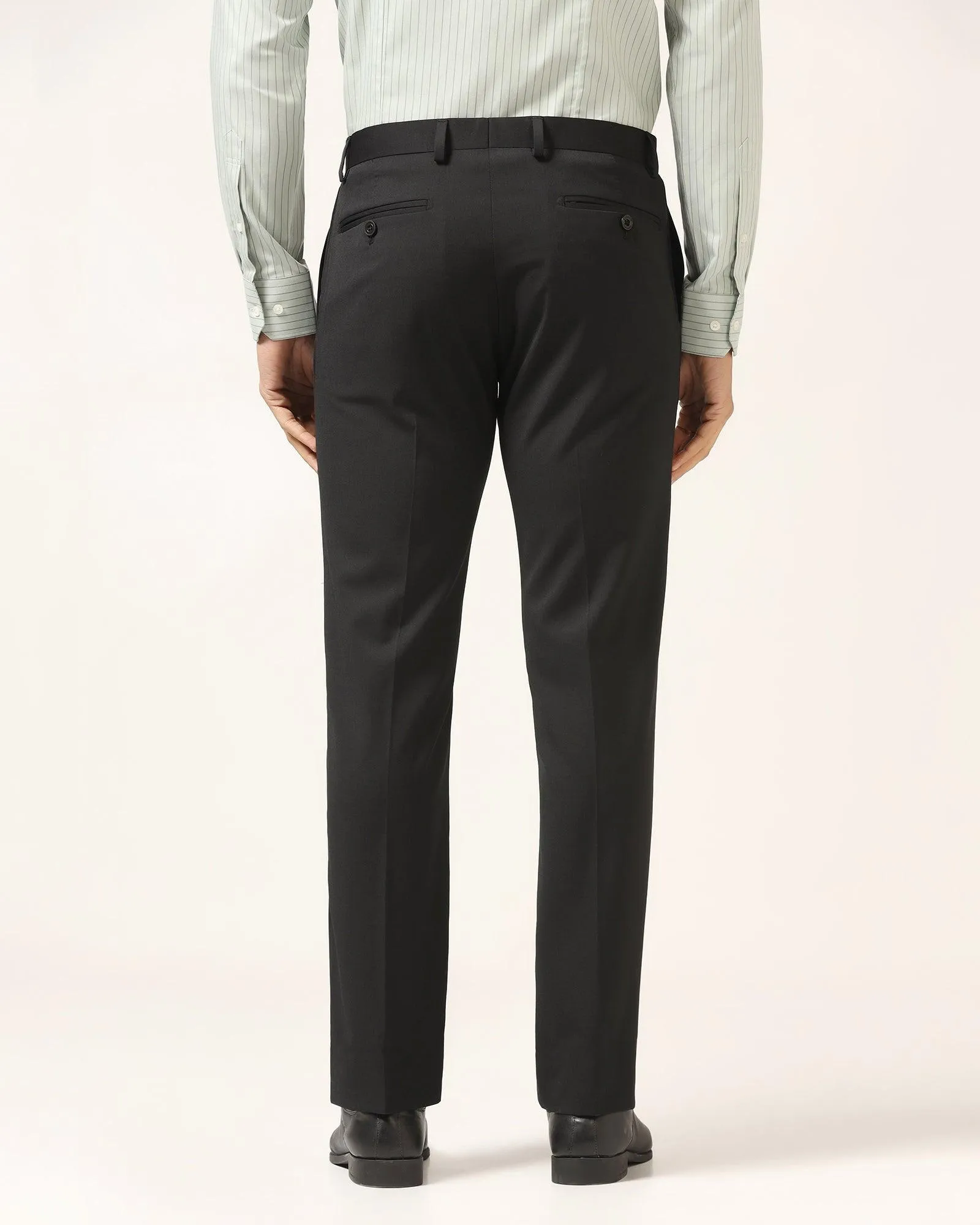 Luxe Slim Comfort B-95 Formal Black Solid Trouser - Triumph Movement Ready