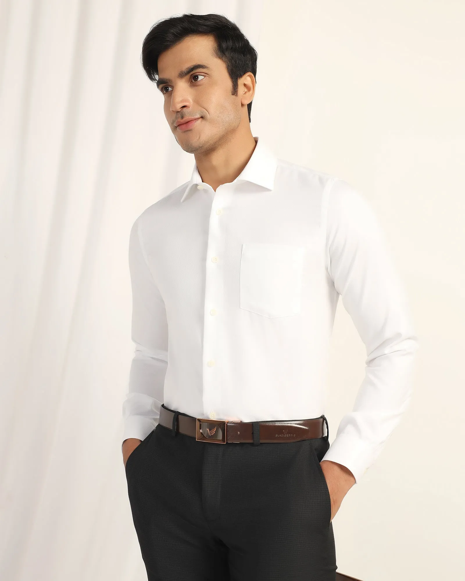 High-End Finish Non Iron Formal White Solid Shirt - P31