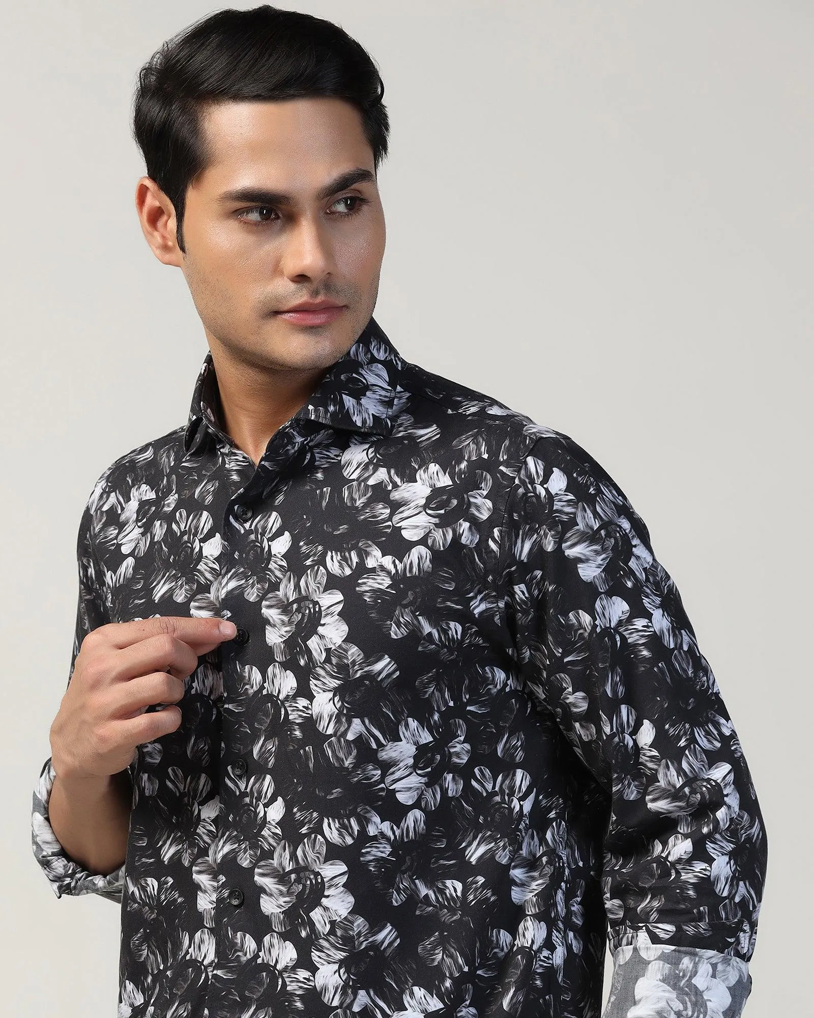 Athletic Cut Country Escape Casual Black Printed Shirt - Emaar