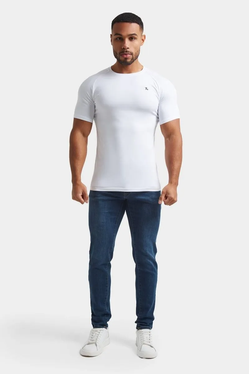 Athletic Fit Jeans in Dark Blue Low Maintenance Fabric