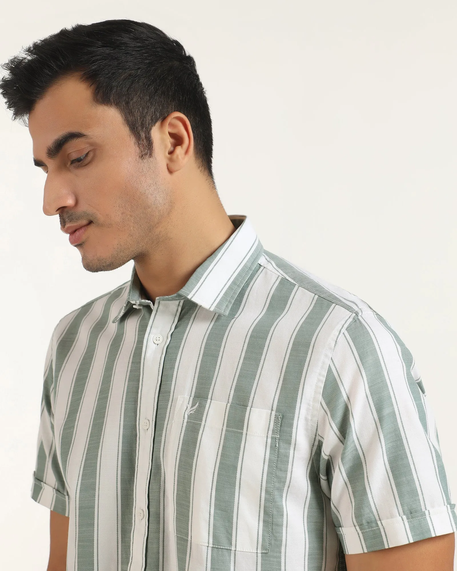 Minimalist Closure mix and match Casual Half Sleeve Green Stripe Shirt - Delmor