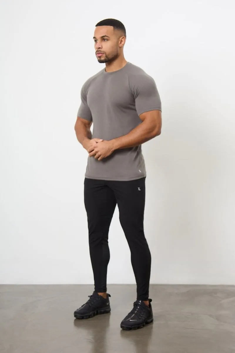 Sporty Style Relaxed Comfort Look 7 Pack Essential Training Top in Black/ Charcoal/ Sand/ Navy/ Slate Blue/ Khaki/ White
