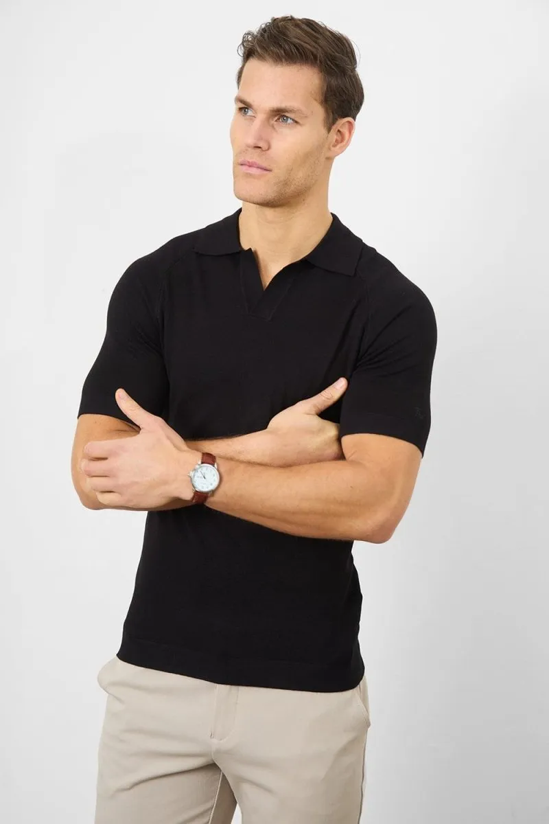 Seamless Side Panels Textured Open Collar Knitted Polo in Black