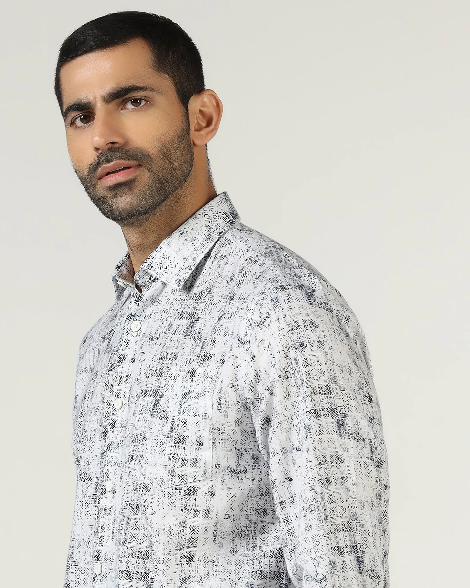 Quick Release Cuffs Modern Fit Beetle Printed Shirt - Howie