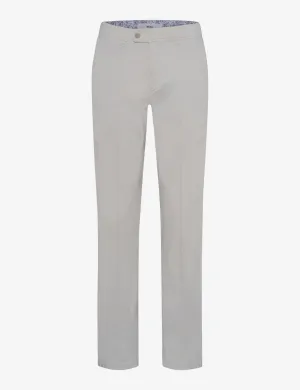 Casual Vibes Body-Hugging Fit Brax Kapok Hi Flex Chino Pant in Cosy Linen