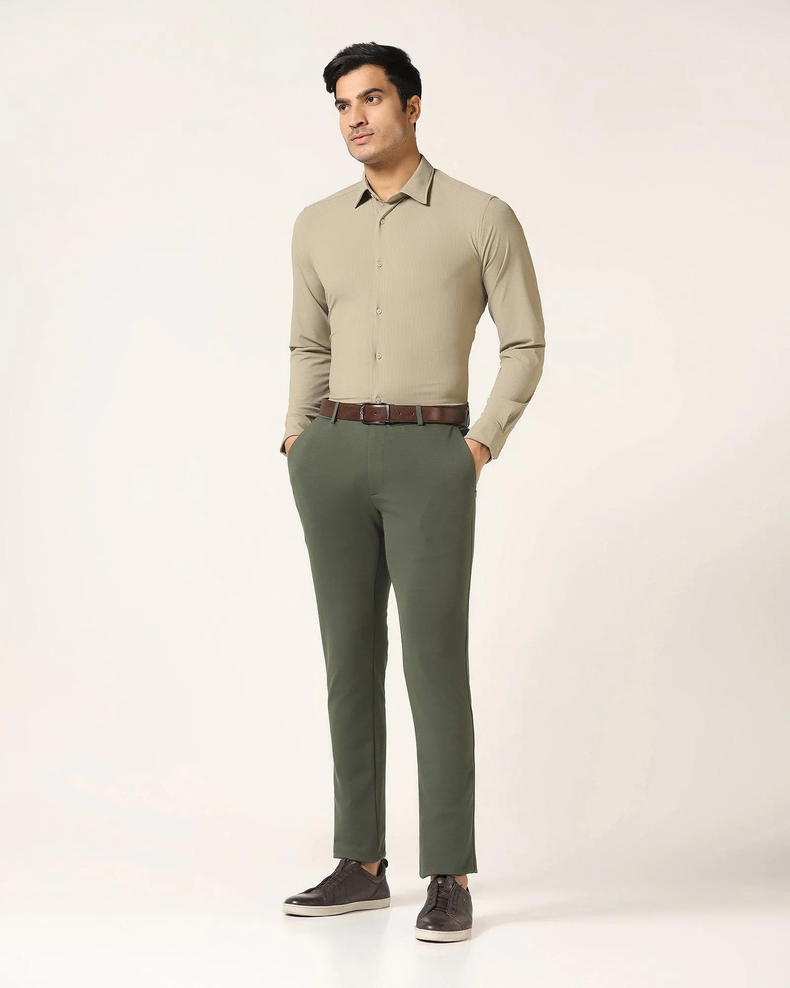 TechPro Slim Fit B-91 Casual Dark Olive Solid Khakis - Ziea Ergonomic Cut