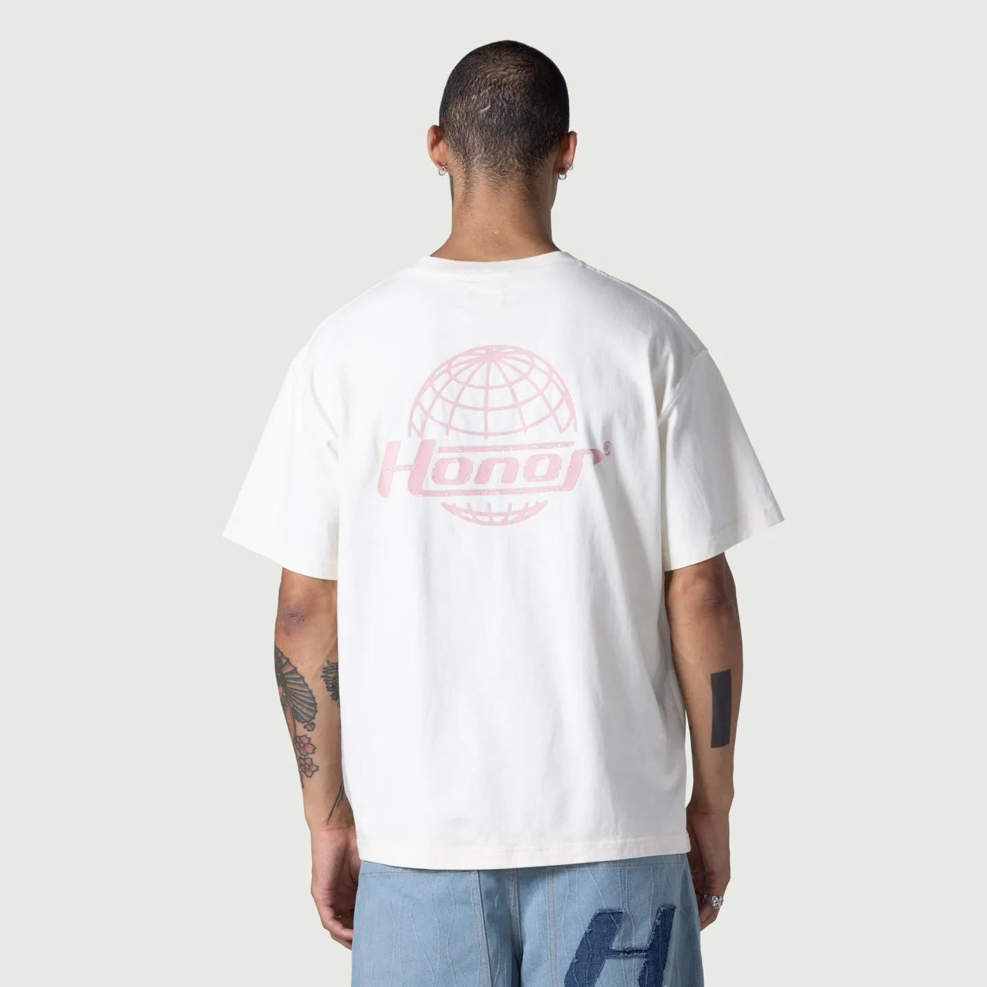 Globe Logo Tee - Cream Lightweight Wear Pocket Detailing