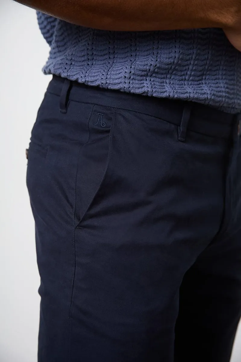 Athletic Fit Cotton Stretch Chino Pants in Navy HighDensityWeave
