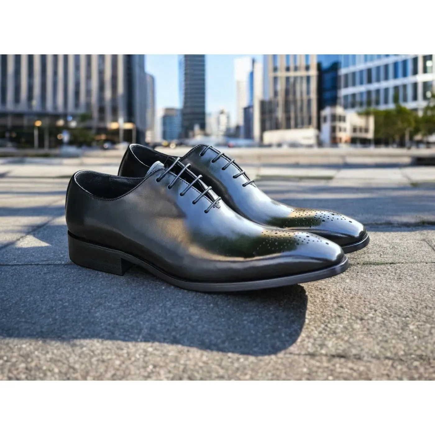 Daily Mobility Carrucci Black Whole Cut Oxford Dress Shoe KS503-36-BLK