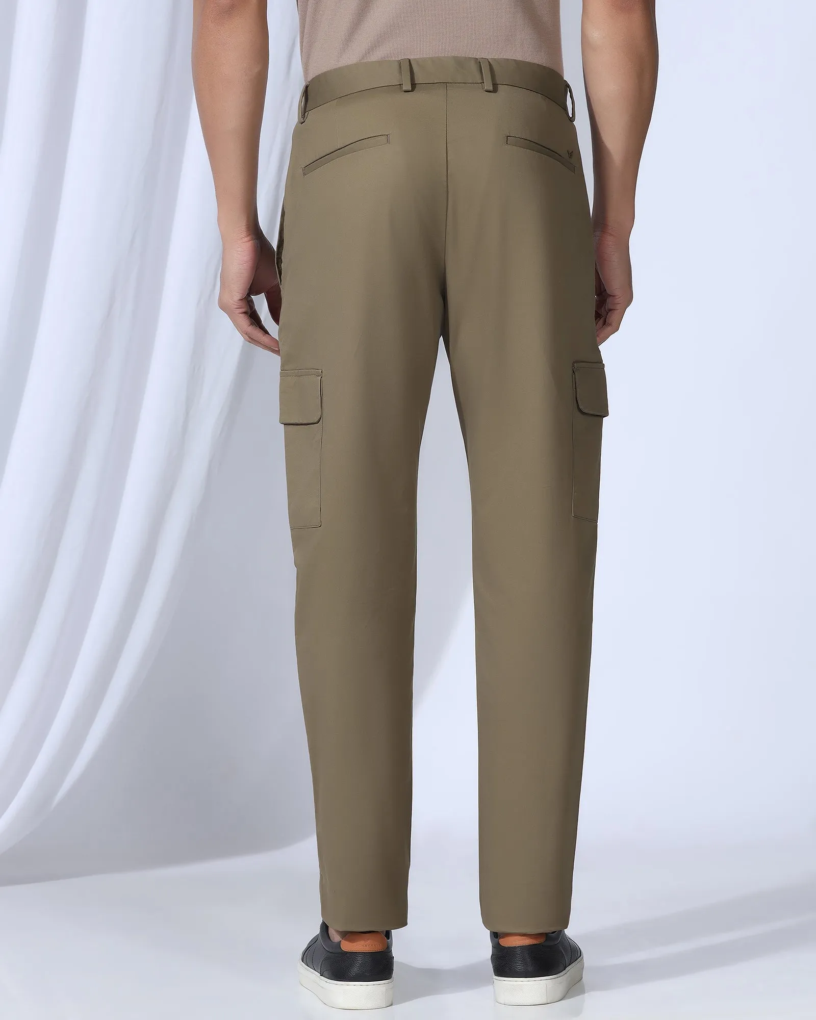 Sneaker Fit Casual Khaki Solid Khakis - Lite Non-Binding Fit